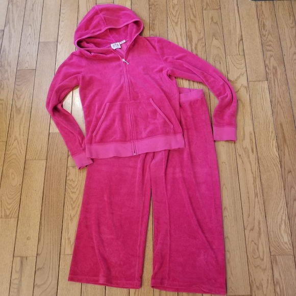 Juicy Couture Tops - Juciy Couture Terry cloth cropped tracksuit